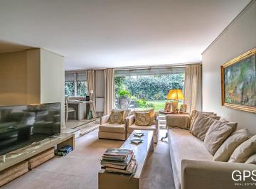 Departamento · 116m² · 4 Ambientes · Luminosa Pb de Categoria en Inmejorable Ubicación con Gran Jardín, un Oasis en Barrio Parque