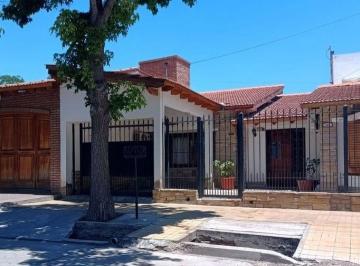 Casa de 6 ambientes, Ciudad de Mendoza · Vendo Casa, Sexta Seccion
