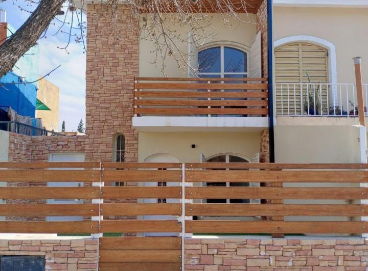 Casa · 95m² · 4 Ambientes · 1 Cochera