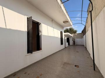 Casa · 138m² · 3 Ambientes · Venta - Casa - Barrio Azcuenaga - Amplio y Luminosa
