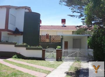 Casa · 85m² · 4 Ambientes · 2 Cocheras · Dúplex en Venta - 2 Dorm. 2 Baños - Mar del Tuyú