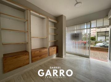 Local comercial · 17m² · 1 Ambiente · Local en Alquiler | con Vidriera a La Calle