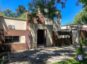 Casa · 110m² · 4 Ambientes · 2 Cocheras · Venta de Casa 4 Ambientes con Pileta y Jardín en Rincón de Tortuguitas