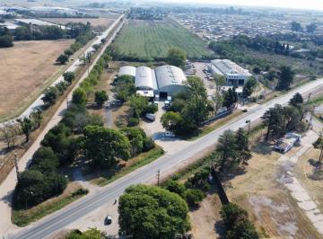 Bodega-Galpón · 2300m² · Galpón en Alquiler de 2300 m² con Oficinas Sobre Ruta 21