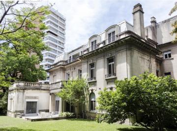 Casa · 1763m² · 9 Ambientes · 11 Cocheras · Elegante Mansión de Estilo Francés - Belgrano C