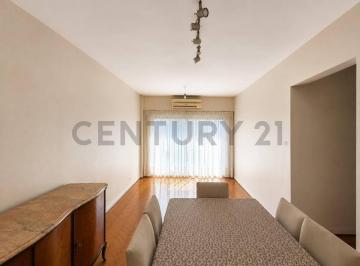 Departamento · 81m² · 4 Ambientes · Venta Departamento 4 Ambientes con Dependencia en Flores Piso 4 / Acepta Permuta