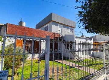 Casa · 195m² · 12 Ambientes · 2 Cocheras · Casa con Pileta y Departamento Independiente