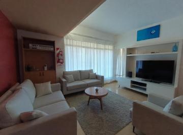 Casa · 251m² · 7 Ambientes · 1 Cochera · Barrio Juniors. Casa en Venta Agulla Garzón Esquina Zuviria