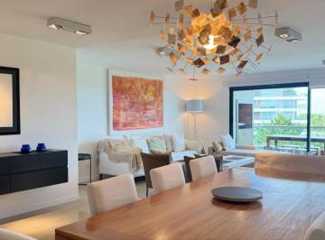 Departamento · 142m² · 4 Ambientes · 1 Cochera · Departamento en Playa Brava