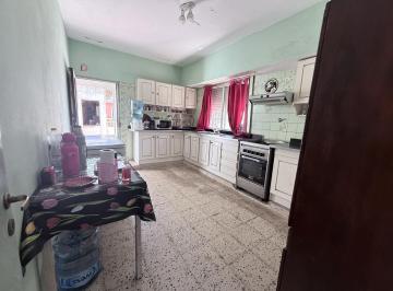 Casa · 158m² · 4 Ambientes · 2 Cocheras · Venta Casa a Refaccionar - Moreno - Acepta Permuta