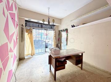 Local comercial · 52m² · 2 Ambientes · Alquiler - Local con Sótano y Patio
