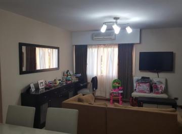 Departamento · 65m² · 3 Ambientes · Departamento en Venta - 2 Dorm. 2 Baños - 65 m² - Flores