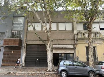 Local comercial de 4 ambientes, Villa Crespo · Local Comercial / Galpon con Garage a La Calle Mas Oficinas en Villa Crespo