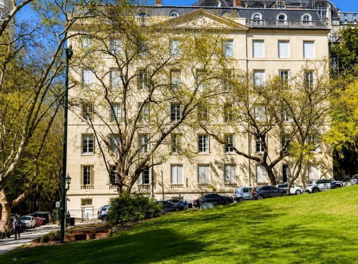 Departamento · 617m² · 9 Ambientes · 1 Cochera