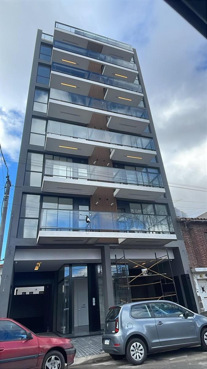 Semipiso 3 amb, 89m² con cochera — Chauvín