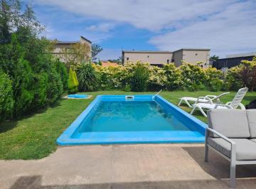 Casa · 162m² · 4 Ambientes · 3 Cocheras · Casa en Venta en San Ramon con Pileta