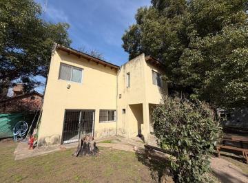 Terreno · 1800m² · En Venta y Alquiler | Una Propiedad con 2 Casas Ubicadas en 1800 m² de Terreno en La Reja - Sobre Roc