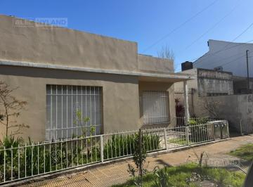 PH · 74m² · 4 Ambientes · PH en Alquiler en Beccar