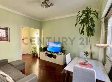 Departamento · 56m² · 3 Ambientes · Amplio y Luminoso 3 Ambientes Sobre Av San Juan Bajas Expensas