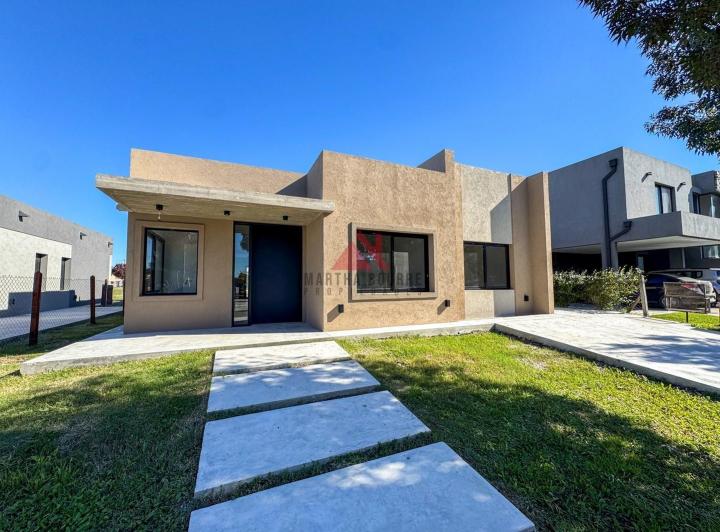 Casa · 147m² · 4 Ambientes · 1 Cochera