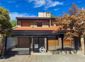 Casa · 283m² · 7 Ambientes · 3 Cocheras · Casa en Alquiler, Cipolletti