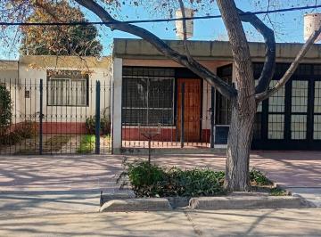 Casa · 79m² · 4 Ambientes · 2 Cocheras · Casa en Venta Las Heras, Barrio Cementista, 3 Habitaciones, Cochera