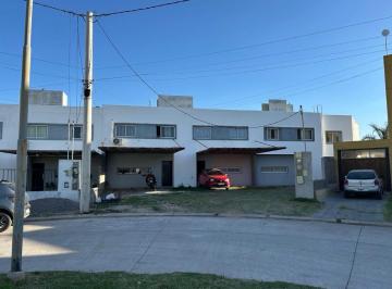 Casa · 85m² · 3 Ambientes · 1 Cochera · Casa - Los Juegos