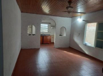Casa de 3 ambientes, Oliveros · Amplia Casa en Oliveros