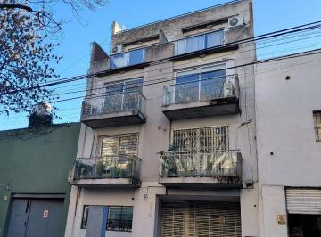 Departamento de 2 ambientes, Chacarita · Guevara 217 - Duplex Al Frente con 2 Balcones. Muy Luminoso