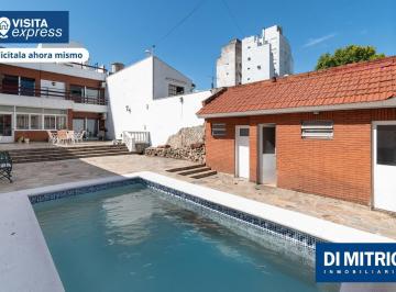 PB Pileta · Almagro Casa 829 m² Pileta Quincho Cochera