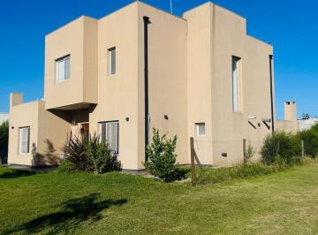 Casa · 186m² · 6 Ambientes · 4 Cocheras · Venta Casa Lote Interno San Alfonso Pb + Pa y Pileta