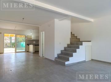 Casa · 140m² · 3 Dormitorios · 1 Cochera · Dúplex en Venta en Village Estrada