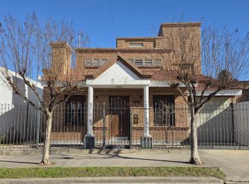 Casa · 158m² · 5 Ambientes · 1 Cochera · Casa en Camara