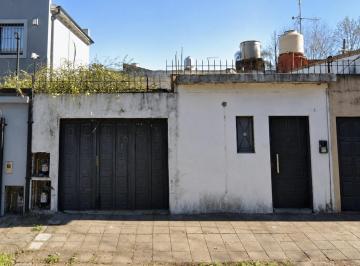 Casa de 2 ambientes, Lomas de Zamora · Apto Credito Casa Tipo PH 2 Ambientes con Garage, Patio y Parrilla – Temperley