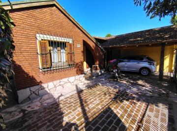 Casa · 142m² · 5 Ambientes · 1 Cochera · Venta - Casa - 5 - Ambientes - Alejandro Korn - Apto Credito - Se Evalua Permuta - Financiación Privada