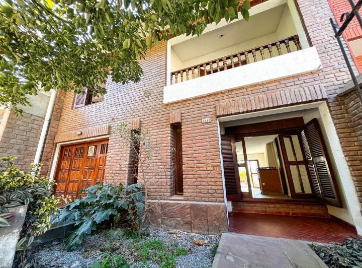 Casa · 145m² · 5 Ambientes