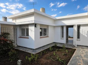 Casa · 124m² · 2 Dormitorios · 1 Cochera · Casa 2 Dorm. Remodelada a Nueva | a 400 m del Centro | Financiación