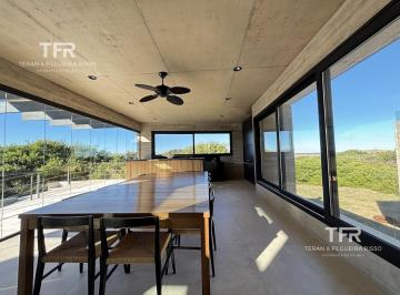 Casa · 299m² · 5 Ambientes · Primera Línea de Mar - Casa en Alquiler en Costa Esmeralda · Vista Infinita