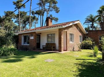 Casa · 73m² · 5 Ambientes · 1 Cochera · Casa 3 Dorm. en Alquiler de Verano, Pinares