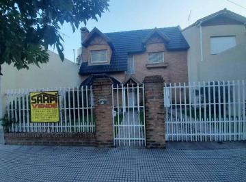 Casa de 5 ambientes, Morón · Casa de 270 m² con 4 Habitaciones en Venta en El Palomar