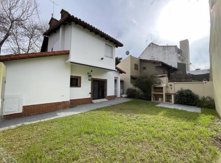 Casa · 205m² · 6 Ambientes · 2 Cocheras