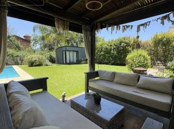 Casa · 157m² · 6 Ambientes · 2 Cocheras · Casa en Venta en Barrio San Lucas Village - Ingeniero Maschwitz - 3 Dorm. - Jardín y Pileta
