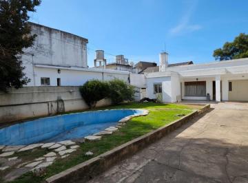 Casa · 145m² · 5 Ambientes · 2 Cocheras · Boulogne Casa Venta 5 Amb Cochera y Jardin