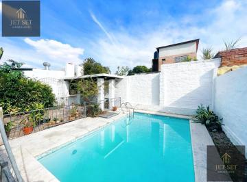 Casa · 257m² · 8 Ambientes · 2 Cocheras · Venta Casa 5 Dorm. en Parque Atlántica, con Patio y Pileta