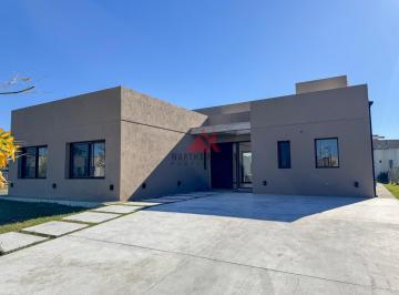 Casa · 159m² · 5 Ambientes · 1 Cochera · Casa en Alquiler en Santo Tomas, Derqui, Pilar