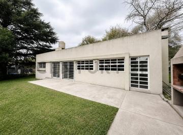 Casa · 100m² · 2 Ambientes · Venta Casa Moderna de 2 Ambientes en Colina Alegre – Amplio Lote