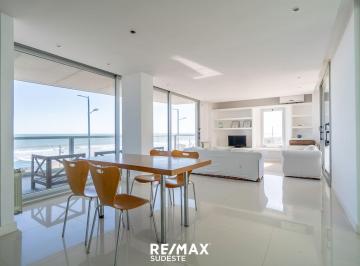 Departamento · 200m² · 4 Ambientes · 2 Cocheras · Departamento de 3 Dorm. en Monte Hermoso