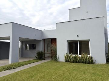 Casa · 139m² · 4 Ambientes · 1 Cochera · Venta Casa 3d Country Vilanova, Yerba Buena