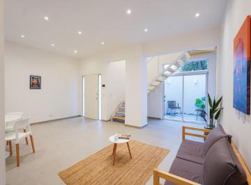 Casa · 110m² · 3 Ambientes · Venta Casa Parque Chas Tres Ambientes con Patio y Terraza