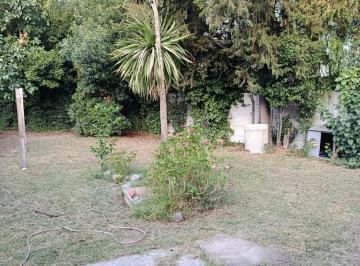 Amplio jardín · Casa en Barrio 19 de Febrero